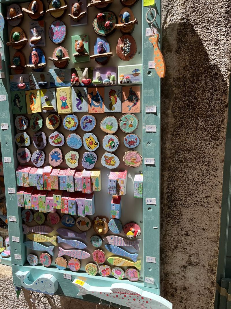 Souvenirwinkel vol kleur