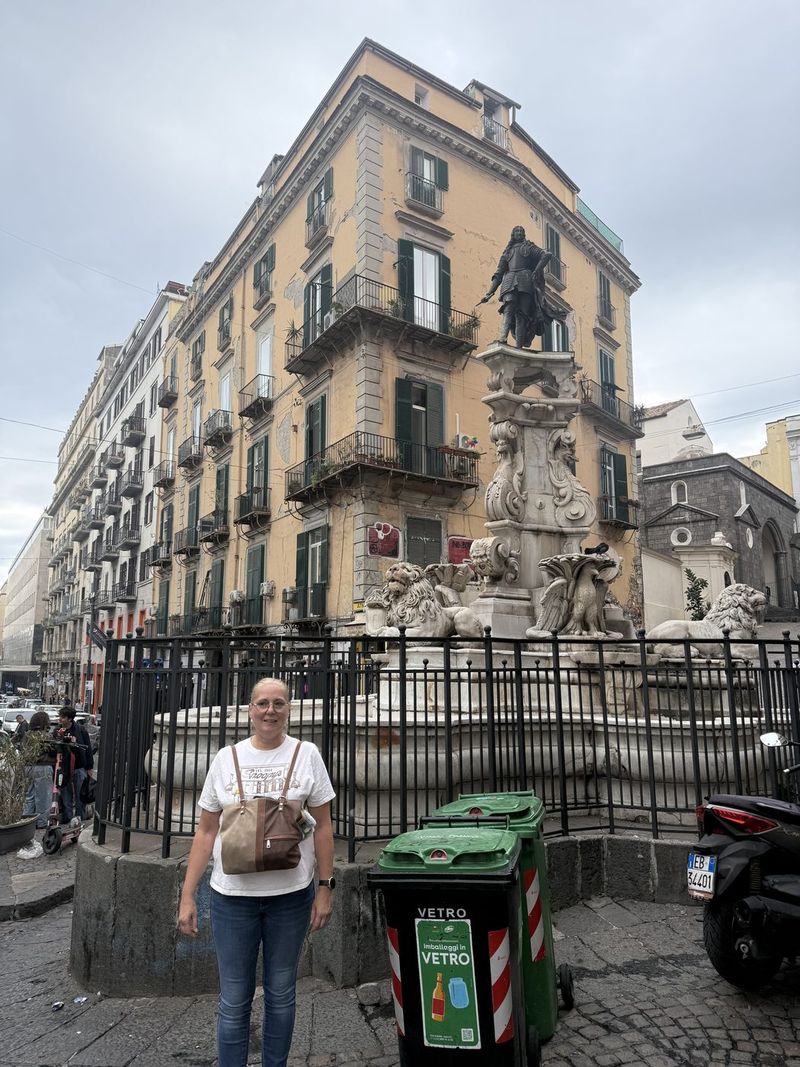 Liek at the Monteoliveto fountain.