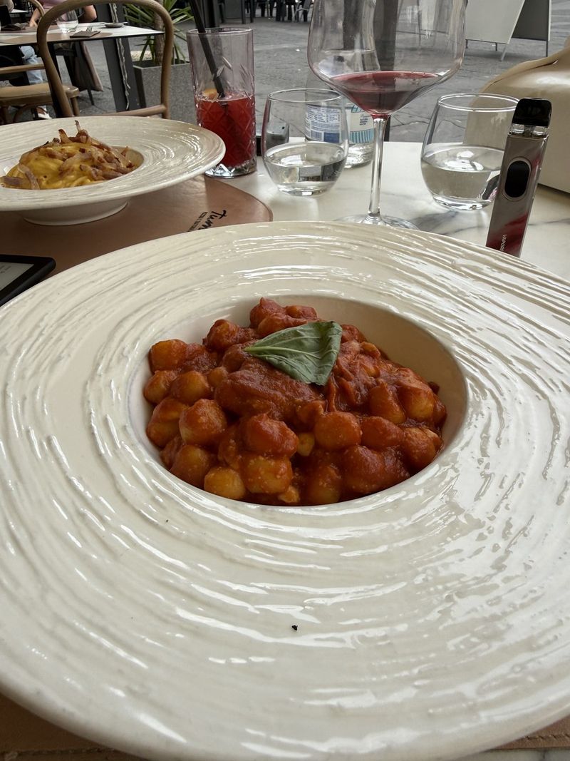Gnocchi alla sorrentina for Marc; Liek had Tumasi’s carbonara.
