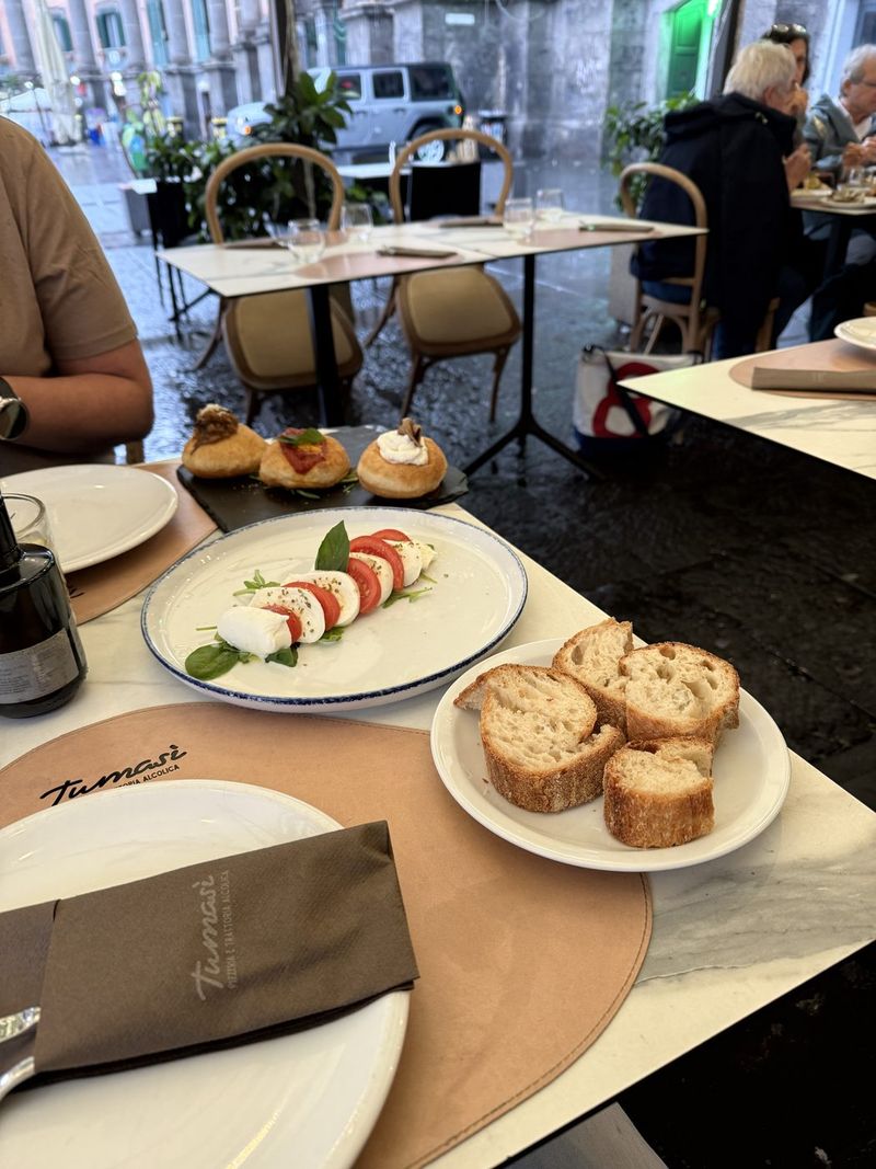 To start, a caprese and the same tris di montanare as yesterday.