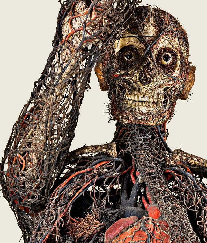 In the crypt: two skeletons with an almost complete replica of the blood vessels, made around 1763 by Giuseppe Salerno for Prince Raimondo di Sangro. Photo: © Museo Cappella Sansevero